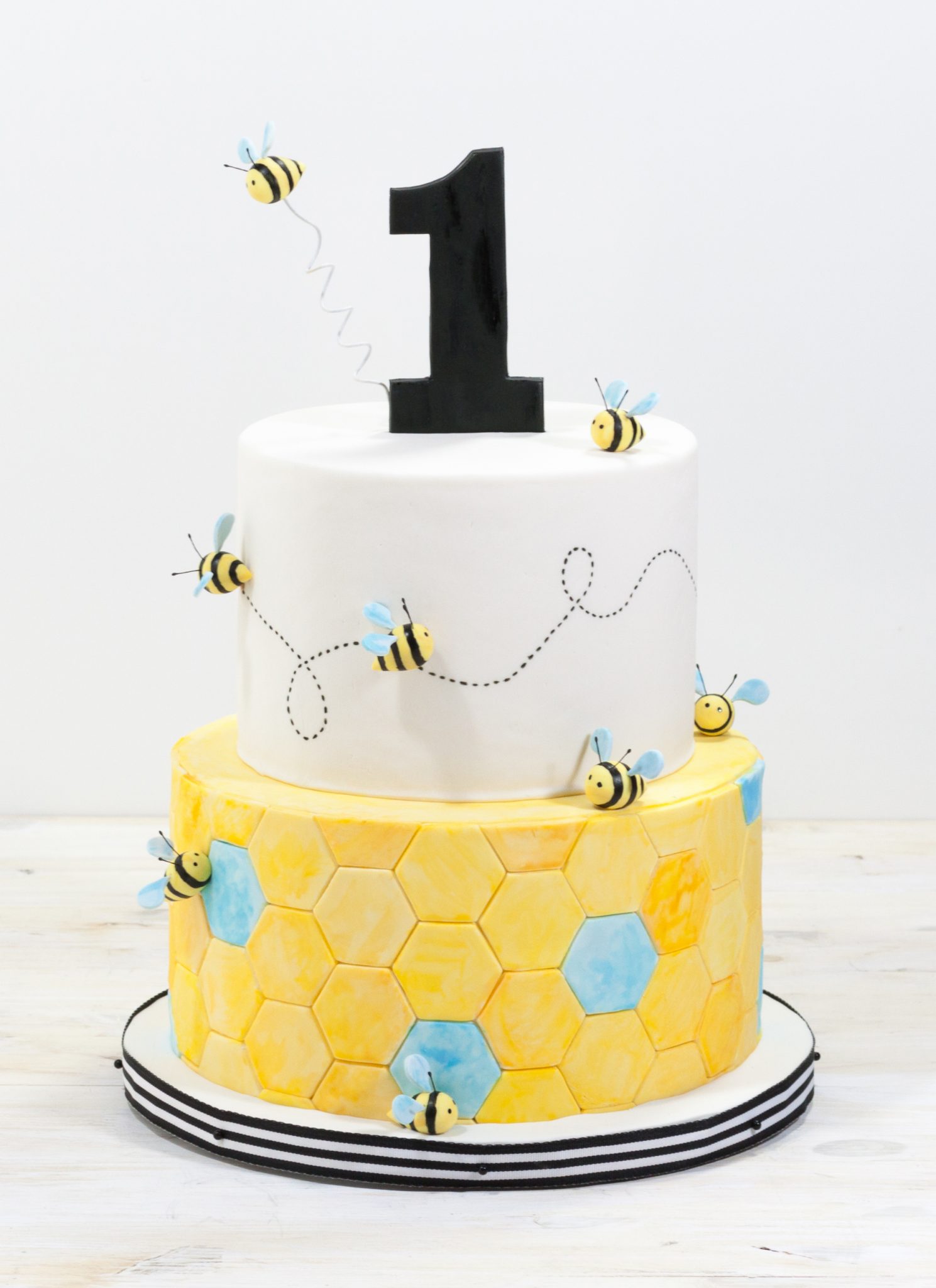 busy-bees-birthday-cake-whipped-bakeshop